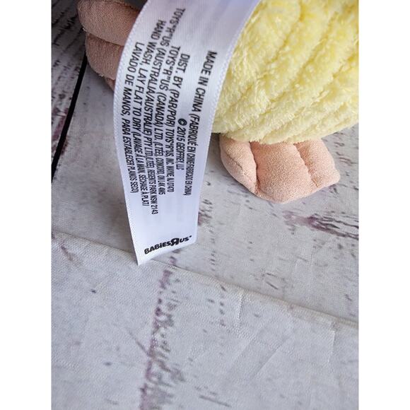 Babies R Us Yellow White Penguin Rattle Plush Baby Infant Toy Lovey 5" RARE - Picture 8 of 9